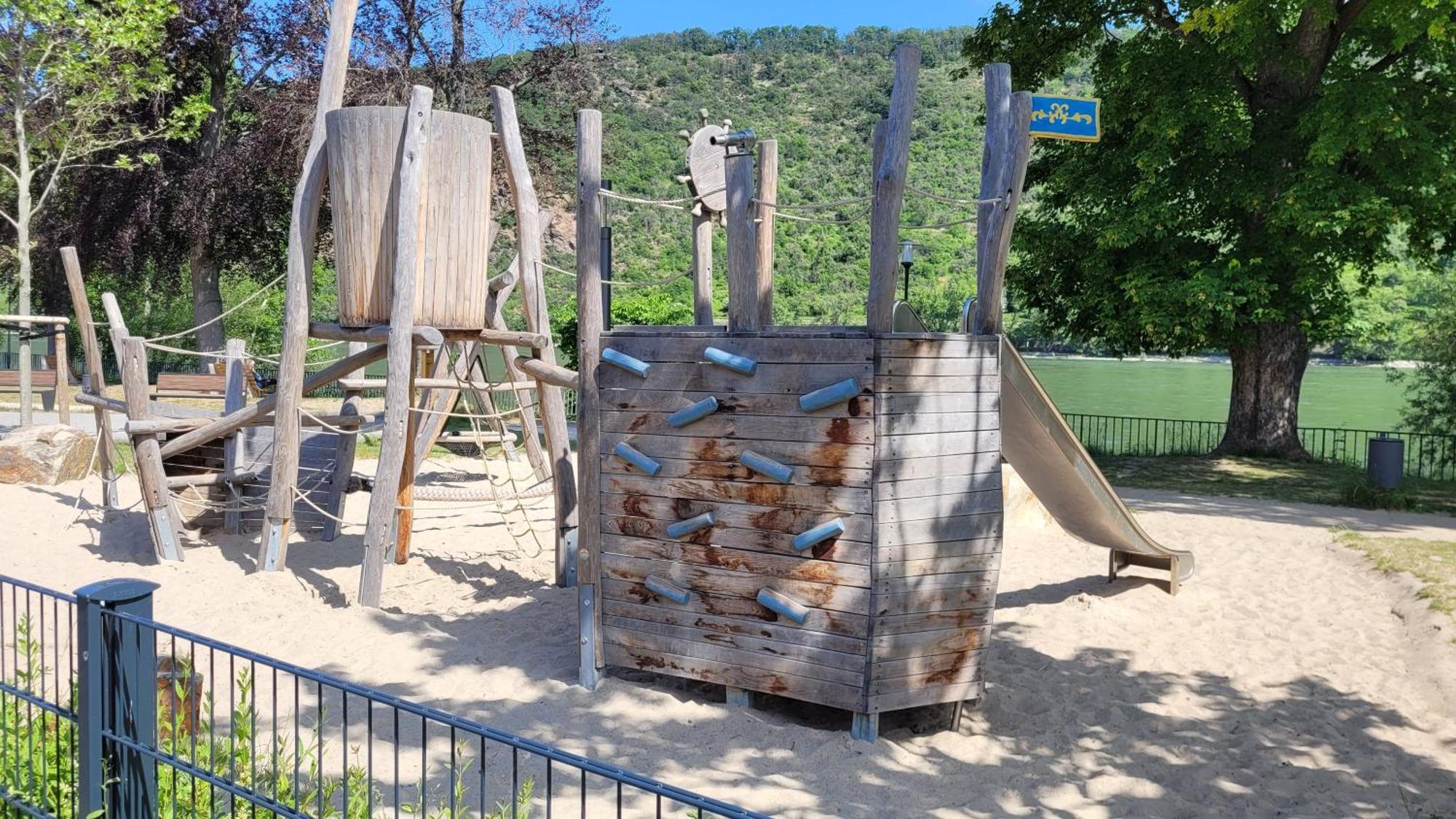Urlaub Am Rhein, Ferienwohnung Mit Garten Boppard Bagian luar foto